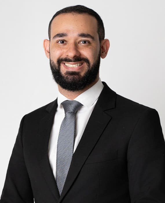 Dr. Leonardo Barros